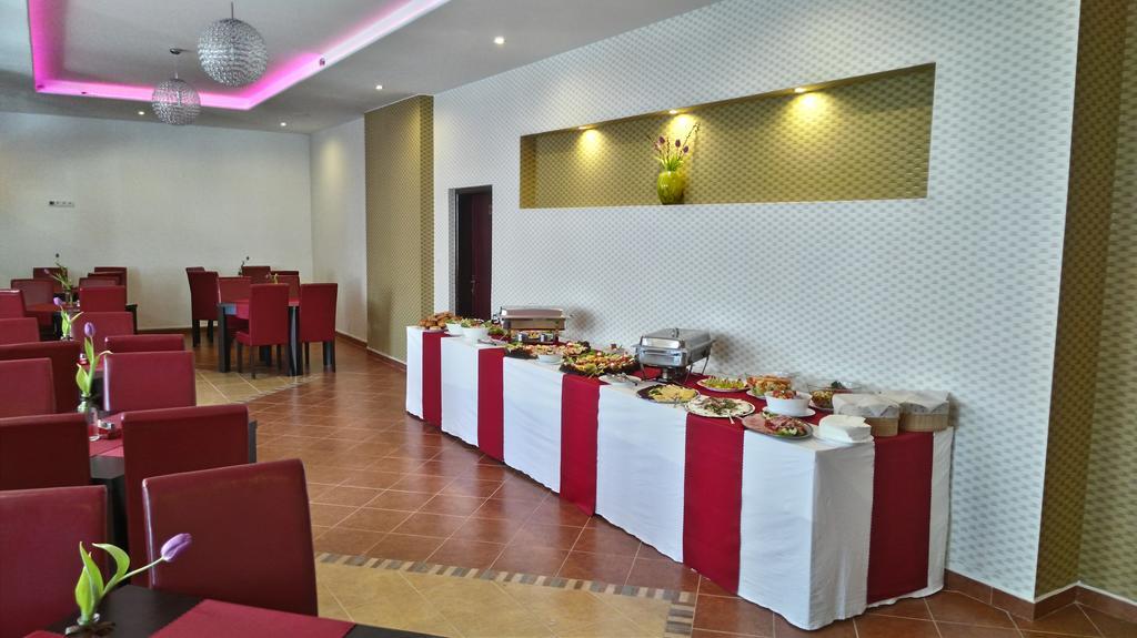 Hotel Gula Batizovce Esterno foto
