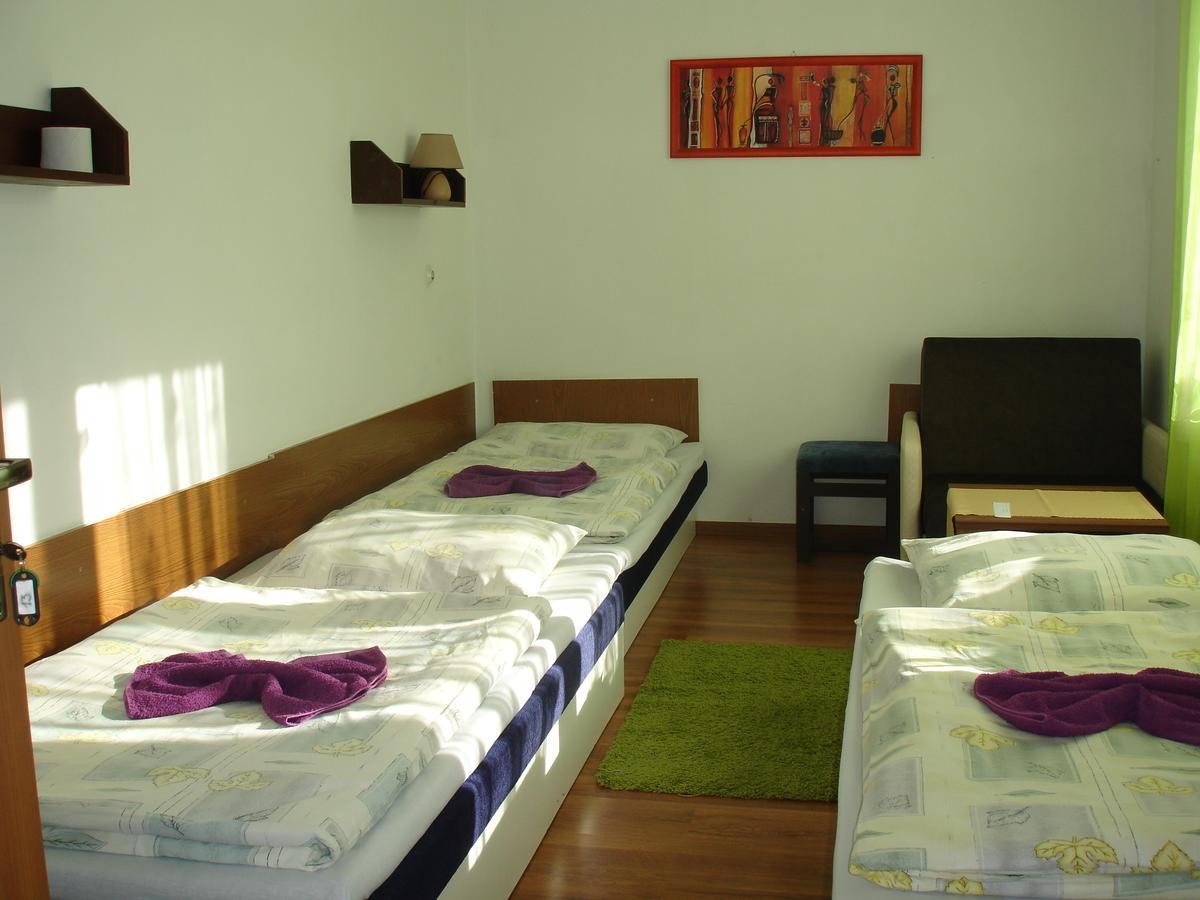 Hotel Gula Batizovce Esterno foto